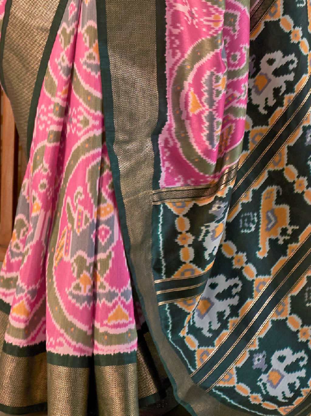 Striking Pink Patola Printed Traditional Silk Saree With Blouse