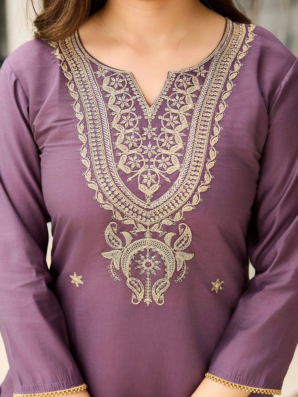 Fabulous Purple Rayon Thread Embroidered Event Wear Straight Suit